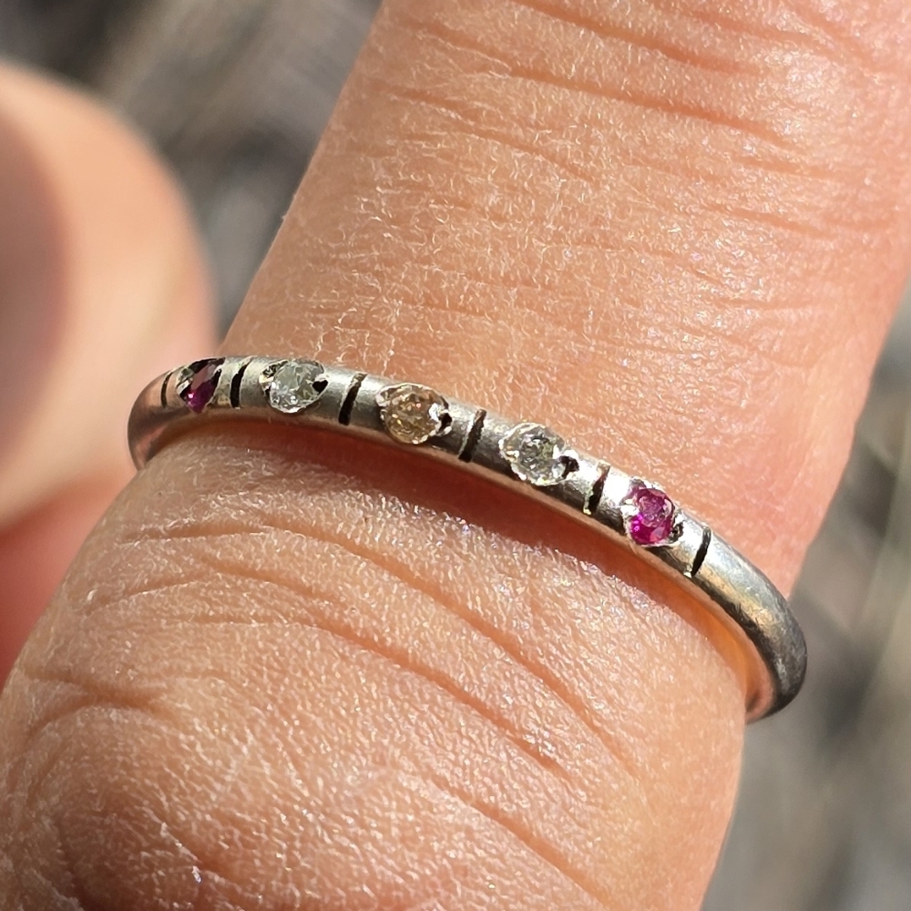 Vintage solid 925 sterling silver rounded half eternity bezel set round crystal